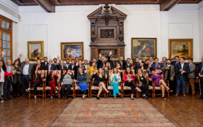 En cena aniversario Facea reconoció a académicos más antiguos