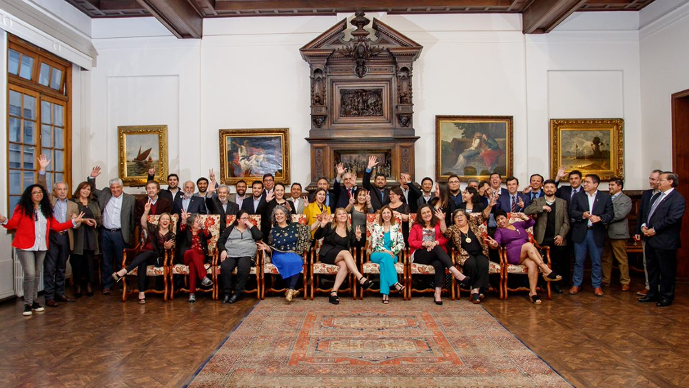 En cena aniversario Facea reconoció a académicos más antiguos