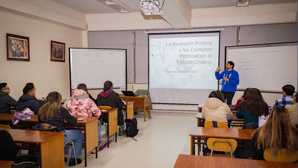 RSU FACEA UdeC concluye Taller de Evaluación de Proyectos certificado para estudiantes de Ingeniería Comercial y Auditoría