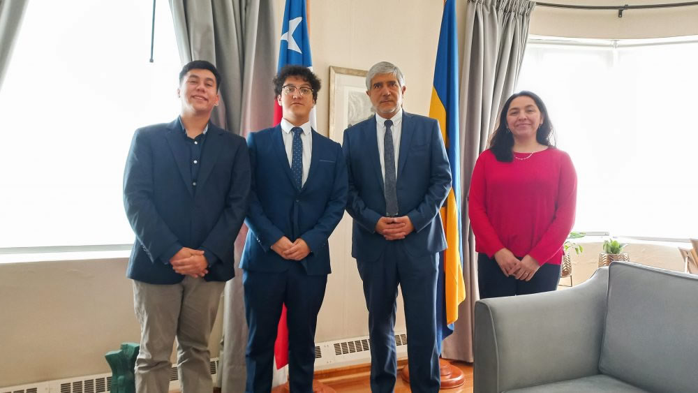 Rector recibe a estudiantes UdeC que iniciaron su trayectoria profesional en esports