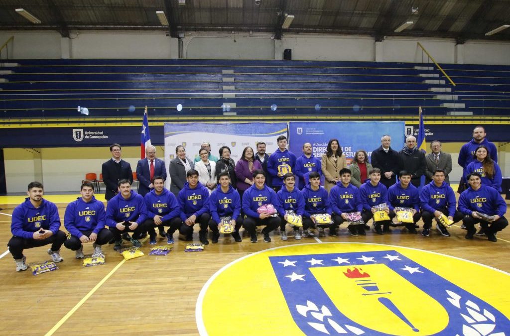 Autoridades despiden a selección masculina Balonmano UdeC que disputará mundial en España