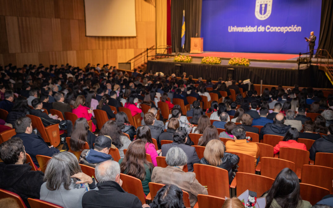 FACEA UdeC lleva a cabo Ceremonia de Titulación 2024 de Ingeniería Comercial y Auditoría en el Teatro Universidad de Concepción