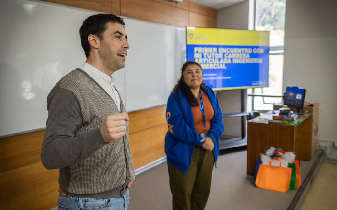 CADE UdeC inició primera articulación con Ingeniería Comercial en encuentro inaugural de tutores y tutorados