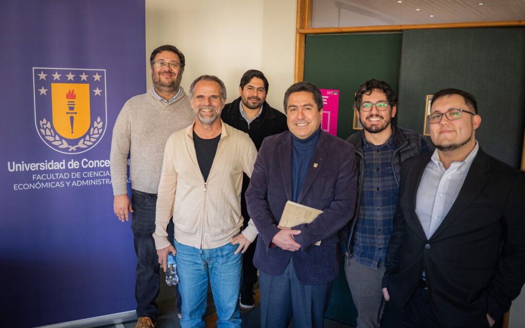 Seminario de Investigación del Departamento de Economía abordó el reparto de derechos sobre cuencas junto a Juan Moreno-Ternero