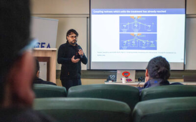 Alumni presentó investigación sobre el uso disciplinado de la inteligencia artificial en economía